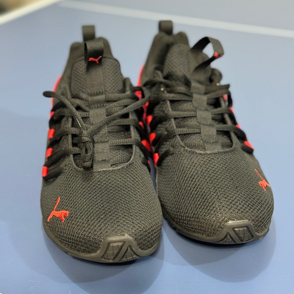 Puma Men's Size 9 Black and Red Training Sneakers- Used - Picture 4 of 10